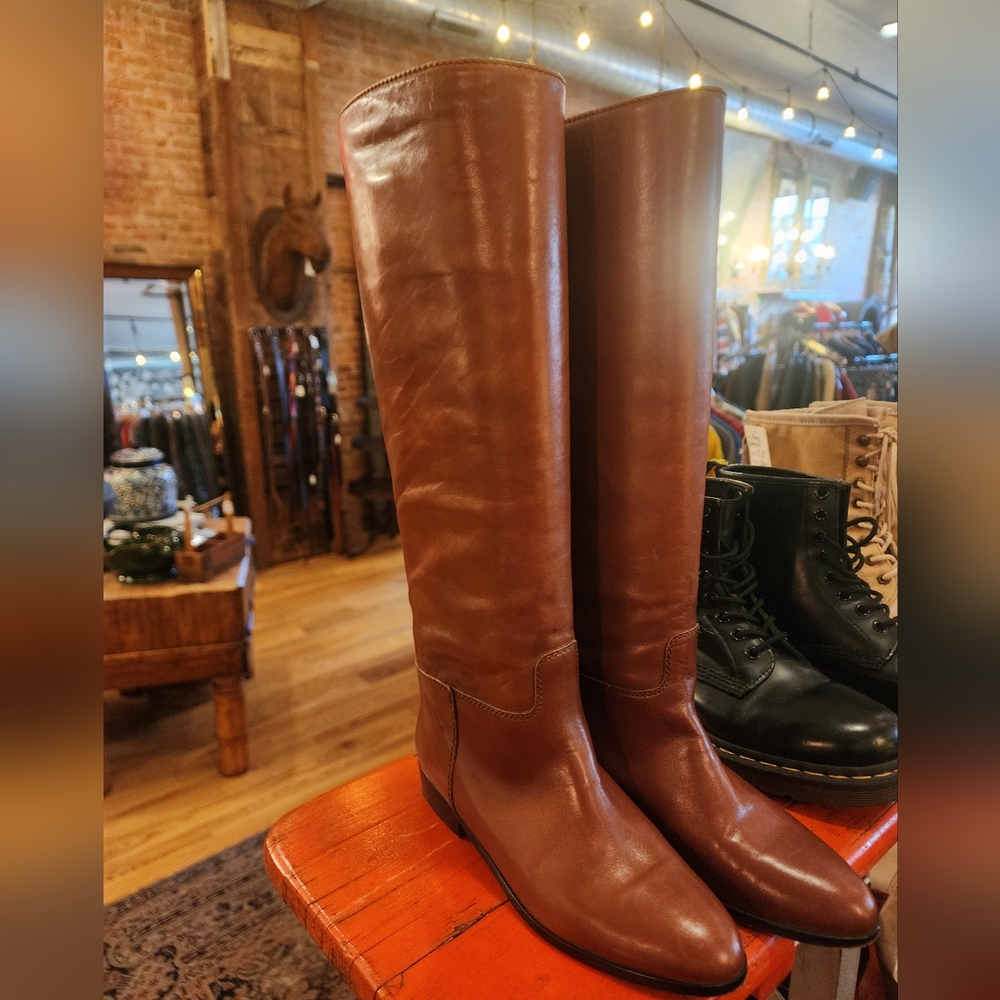 Elegant Brown Heeled Boots